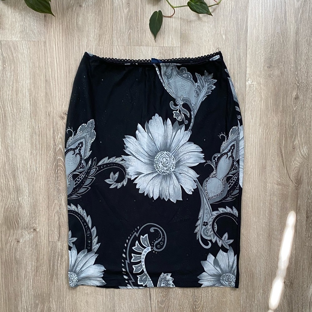 Vintage y2k Black Floral Sparky Print Mesh Knee Length Skirt Scalloped Hem